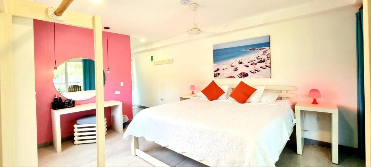 Blue Mango Beach Hotel Guachaca Екстериор снимка
