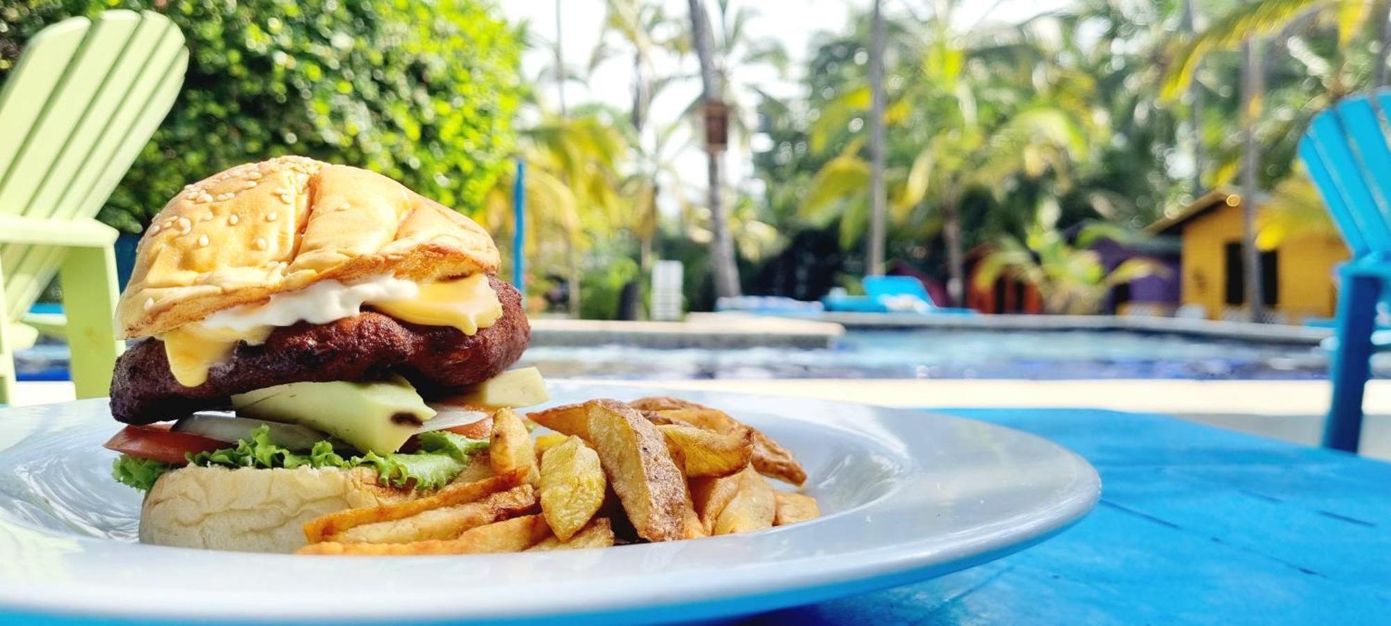 Blue Mango Beach Hotel Guachaca Екстериор снимка